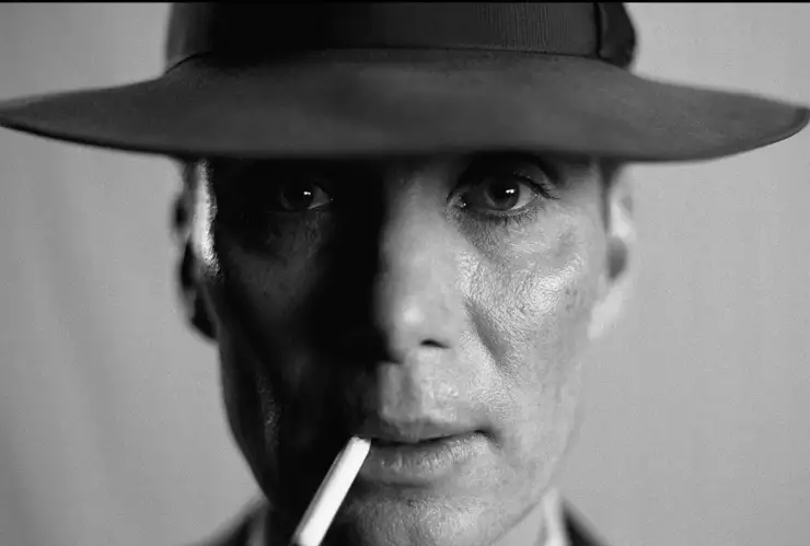 Cillian Murphy como Robert Oppenheimer