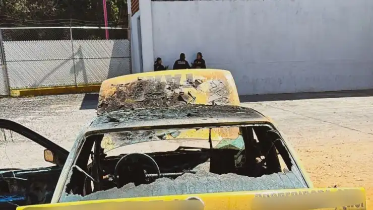 Incendio de vehículo en Lomas de Casa Blanca HOY martes 15 de octubre 2024