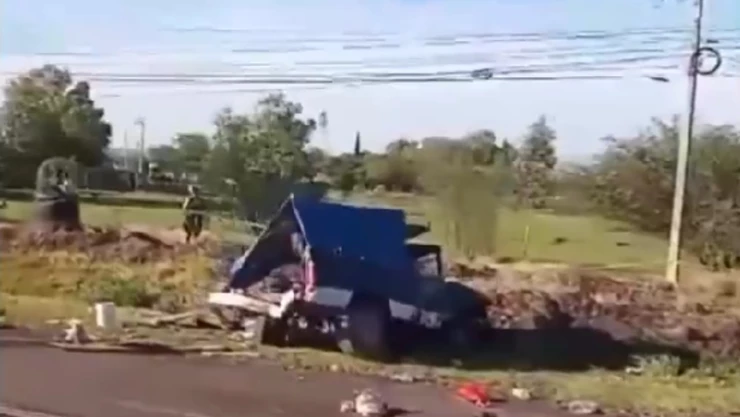 Camioneta vuelca en la Salamanca-Celaya; hay 3 muertos