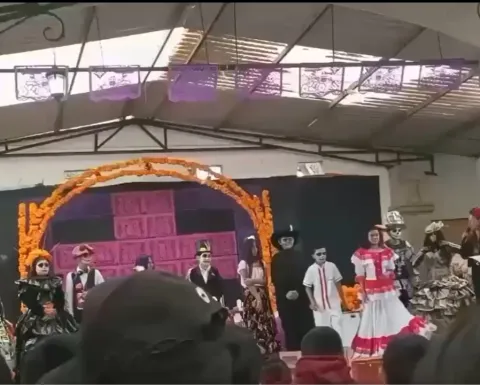 Incendio de disfraz de catrina en secundaria de Hidalgo