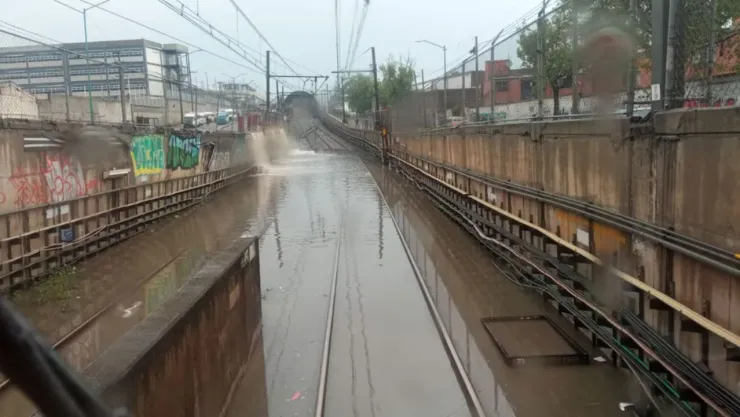 ¡Caos en el Metro CDMX hoy 3 de septiembre! Suspenden servicio en la Línea A por intensas lluvias