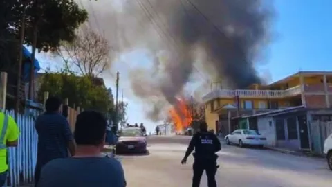 Incendio el 15 de abril de 2025 en Lomas Taurinas