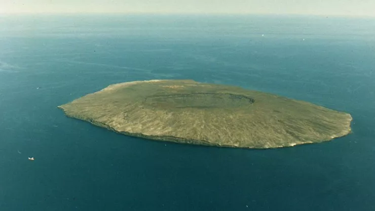 La isla con un cráter de lava en Baja California Sur