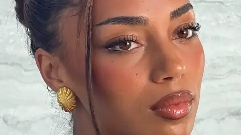 Latte makeup para un estilo sofisticado y cálido