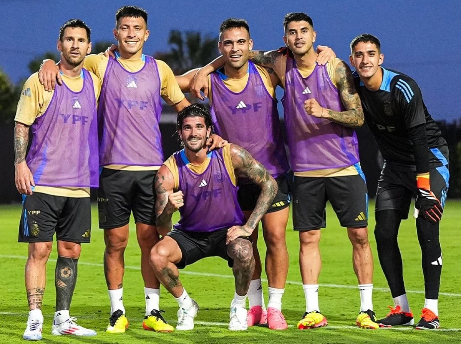 Lisandro Martínez.jpg