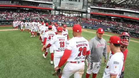 Jorge Campos lanzará la primera bola en el partido Tigres vs Diablos