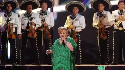 Paquita la del Barrio consejo Cazzu
