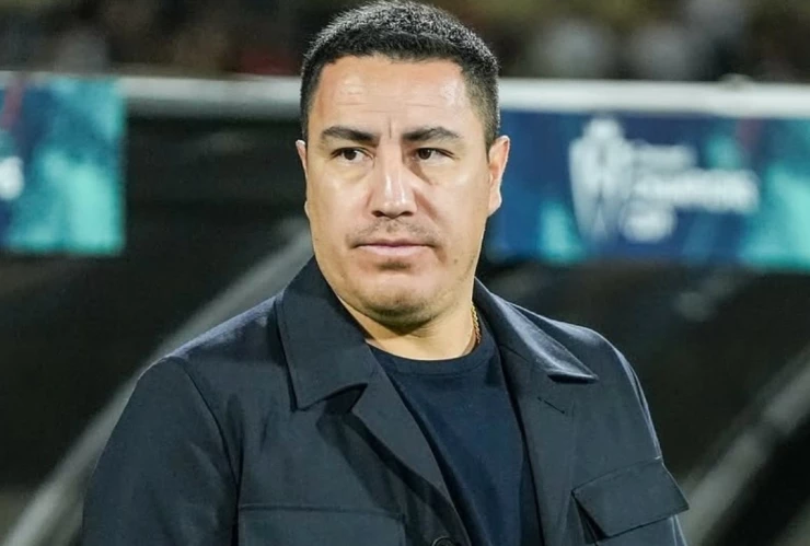 Efra&iacute;n Ju&aacute;rez, entrenador de Pumas UNAM