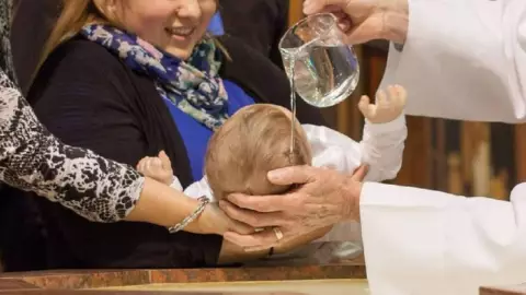 Iglesia mexicana se pronuncia por eliminación de padrinos de bautizo