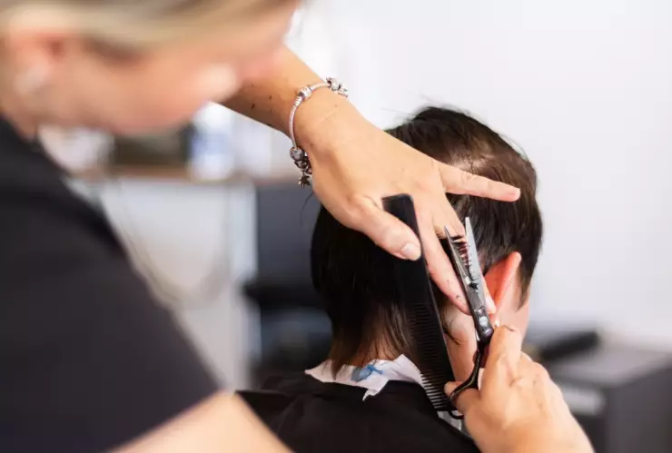 El calendario lunar de noviembre te marca el día ideal para cortarte el cabello