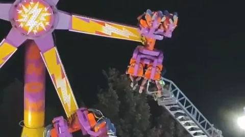 Coacalco-juego-mecánico-personas-atrapadas