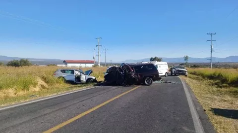 Accidente en Zacatecas Así quedaron los vehículos del choque hoy 4 de noviembre en Arroyo Hondo (FOTOS)