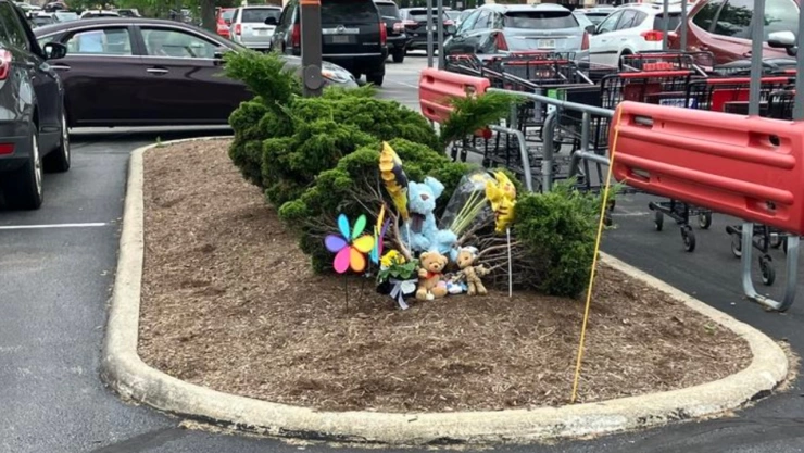 niño apuñalado estacionamiento supermercado ohio