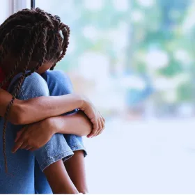Qué pasa con un niño que creció en hogares con muchas peleas, según la psicología