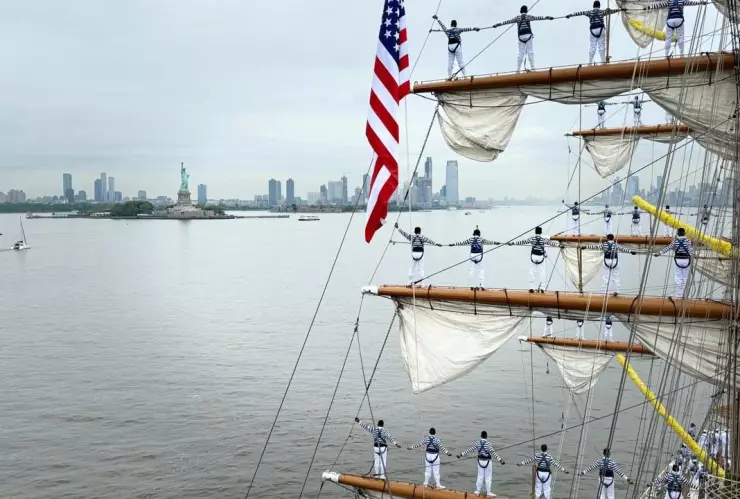 Saludos a mamá Revelan VIDEO de los tripulantes del buque Cuauhtémoc previo al accidente en NY.