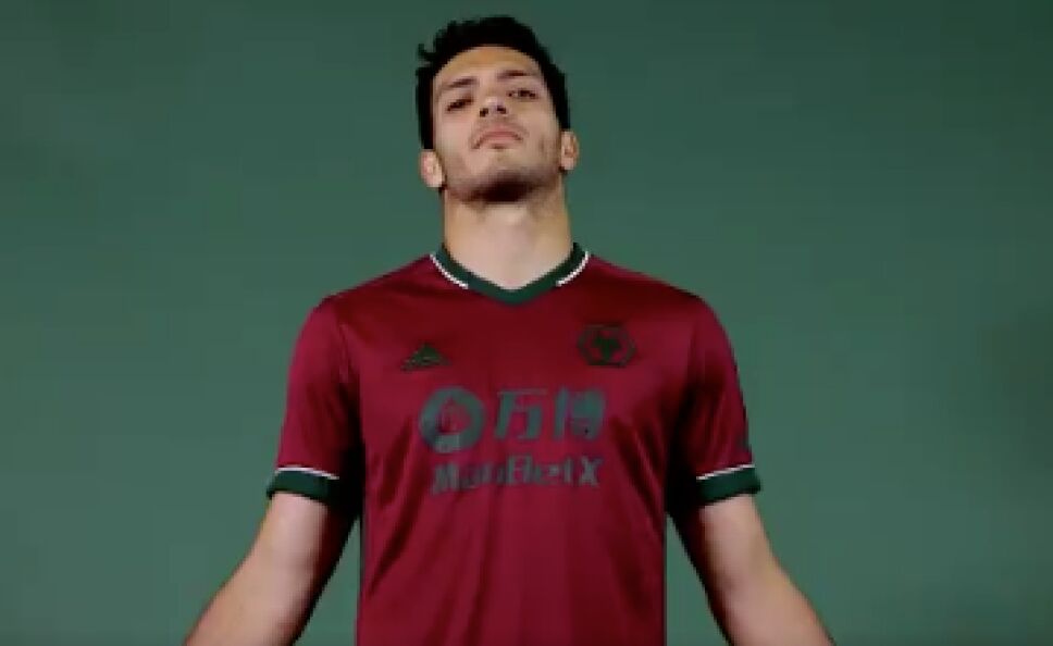 Raúl Jiménez Wolverhampton nueva playera