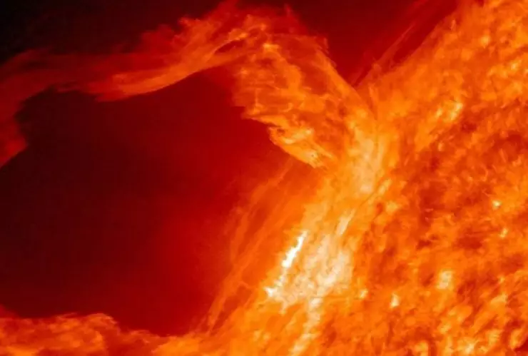 erupción en la atmósfera del Sol podría causar afectaciones en la Tierra