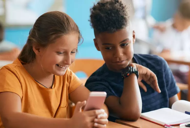 restringir el uso de celulares en escuelas