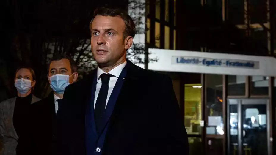 emmanuel macron condena decapitacion profesor.jpg