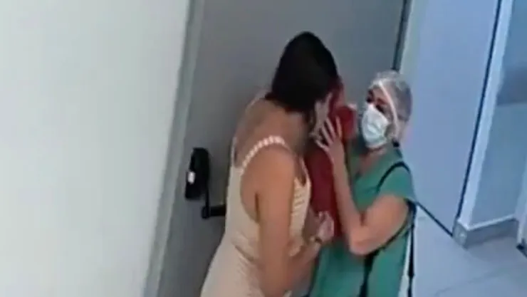 Tía destapa presunto secuestro de una bebé recién nacida; hallan a la menor dentro de un bolso