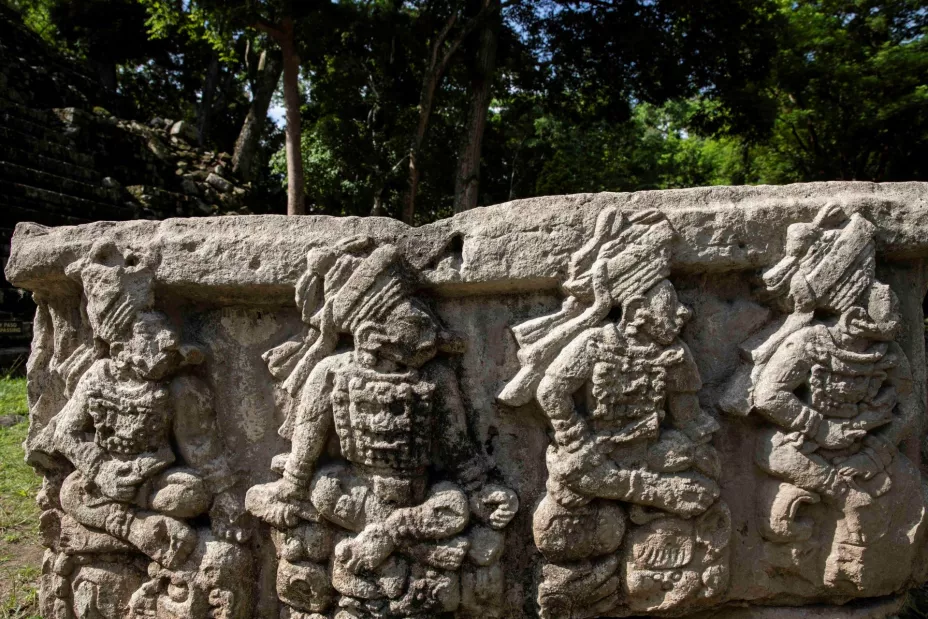 Hallan canales de 4 000 años usados para pescar por predecesores de los antiguos mayas.jpg