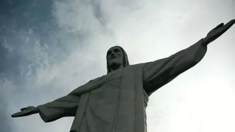VIDEO | Muere turista al tratar de subir al mirador del Cristo Redentor en Brasil