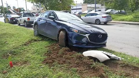 VIDEO_ Así quedó un auto tras un fuerte accidente automovilístico en la avenida ItzáesVIDEO_ Así quedó un auto tras un fuerte accidente automovilístico en la avenida Itzáes.jpg