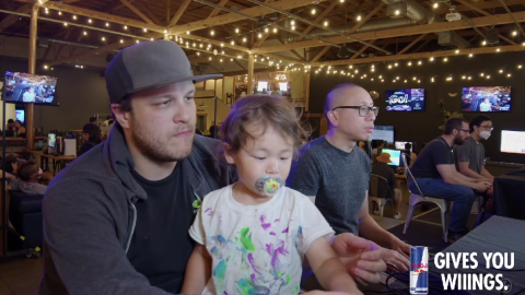 PR Balrog junto a su bebé en Guildhouse Fighters 92