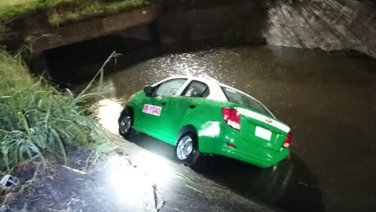 Taxi de Irapuato en el río