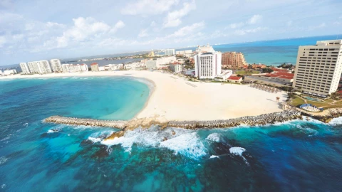Una de las costas playeras de Cancún, México