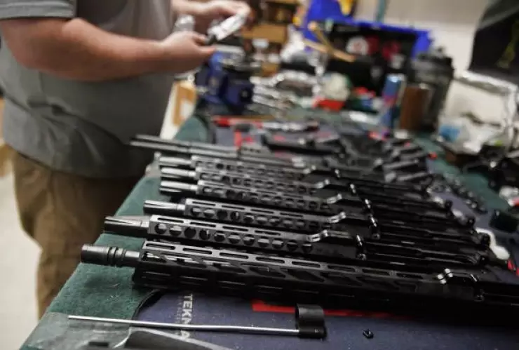 Juez desestima demanda de México contra fabricantes de armas en EUA