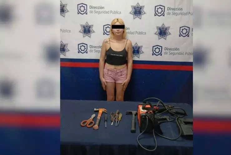 Torreón Mujer es detenida por presuntamente robar herramienta.jpg