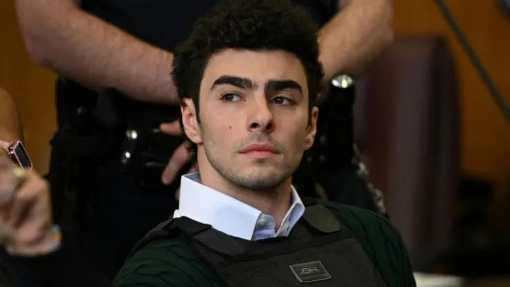 Luigi Mangione se declara culpable por cargos federales tras asesinato de Brian Thompson