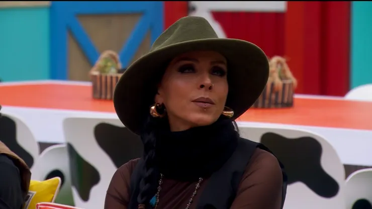 Kunno selecciona a Ivonne para se la primera duelista para que luche por su lugar en el Duelo de Nominación de La Granja VIP.jpg