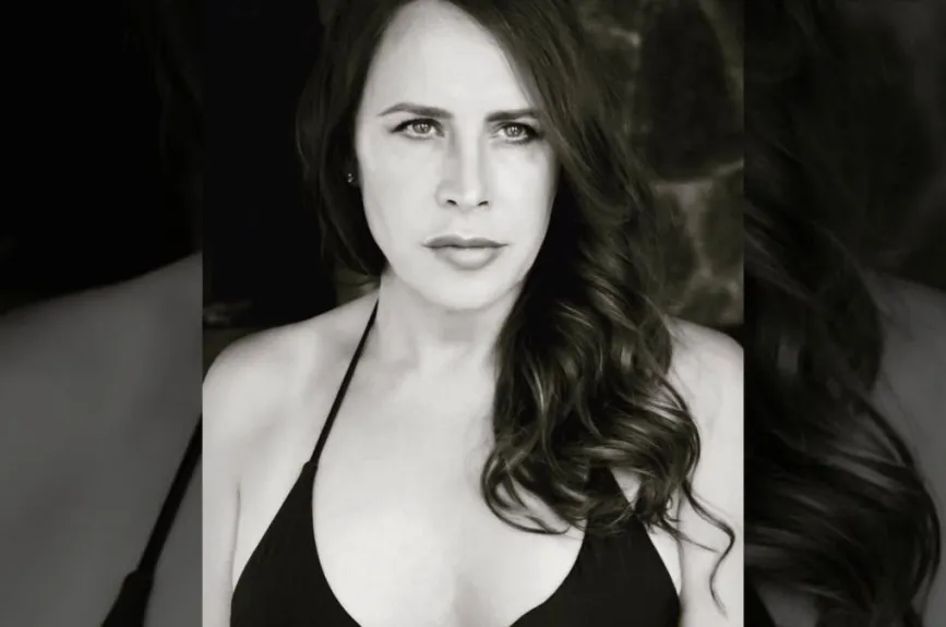 Karla blanco y negro.jpg