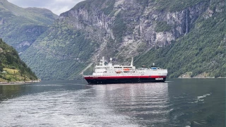 Pasajero cae por la borda de un crucero.png