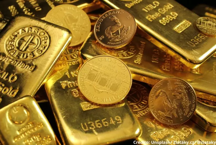 Pareja descubre tesoro millonario tras remodelar su casa.