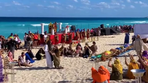 viacrucis playa delfines Cancún 2025