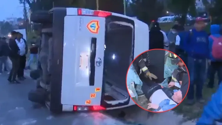 Combi choca y vuelca en la México-Pachuca; deja heridos y personas atrapadas (VIDEO)