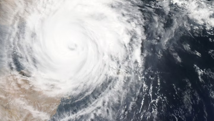 EEUU se prepara para tormenta que golpeará costa este como huracán Imelda en los próximos días