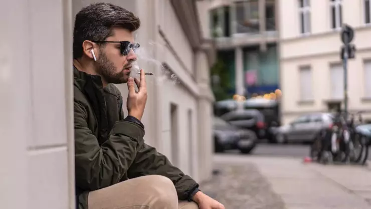 ¿A qué edad debes dejar de fumar para no estar en riesgo de muerte?