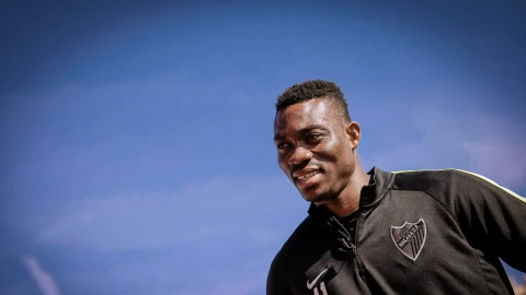 ex arquero del malaga atrapado escombros