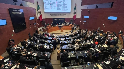 Senado aprueba Plan B de Reforma Electoral de AMLO