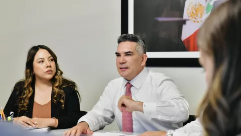 Alito Moreno hablando al interior del PRI