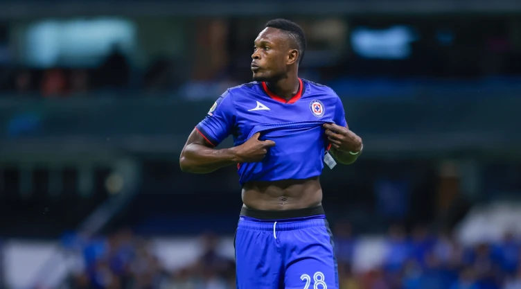 Diber Cambindo, de pasado en Cruz Azul, es seguido por el América