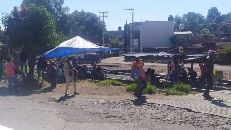 Bloqueo CNTE vías Michoacán