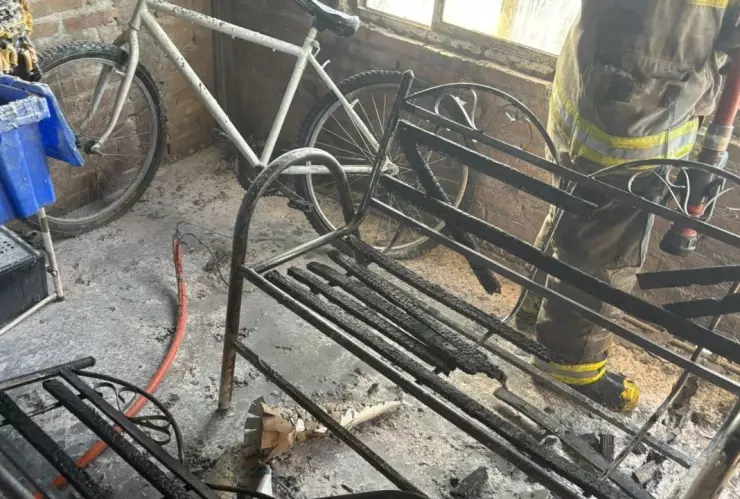 Torreón Vecinos sofocan incendio en casa de colonia el Arenal.jpg