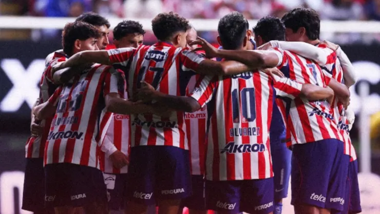 alan-pulido-se-quejo-gabriel-milito-trabajo-dt-chivas