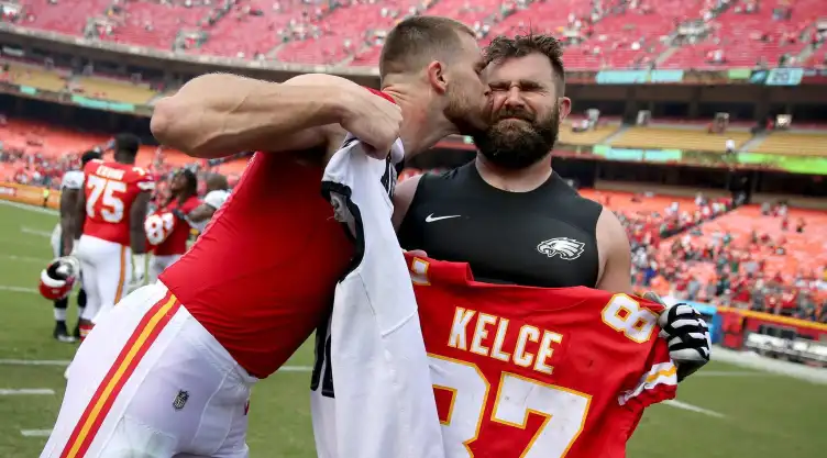 Travis-y-Jason-Kelce