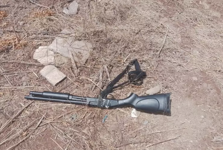 Localizan escopeta abandonada en el rancho El Cucharo.jpg